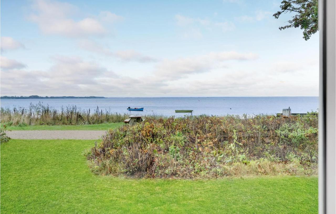 Beach Front Home In Sjolund With Kitchen Zewnętrze zdjęcie