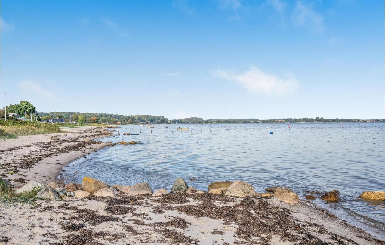 Beach Front Home In Sjolund With Kitchen Zewnętrze zdjęcie