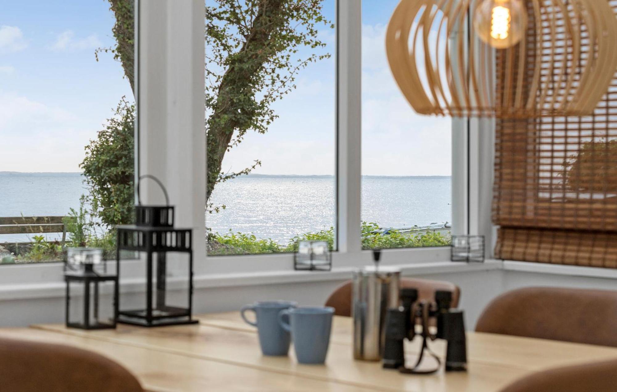 Beach Front Home In Sjolund With Kitchen Zewnętrze zdjęcie