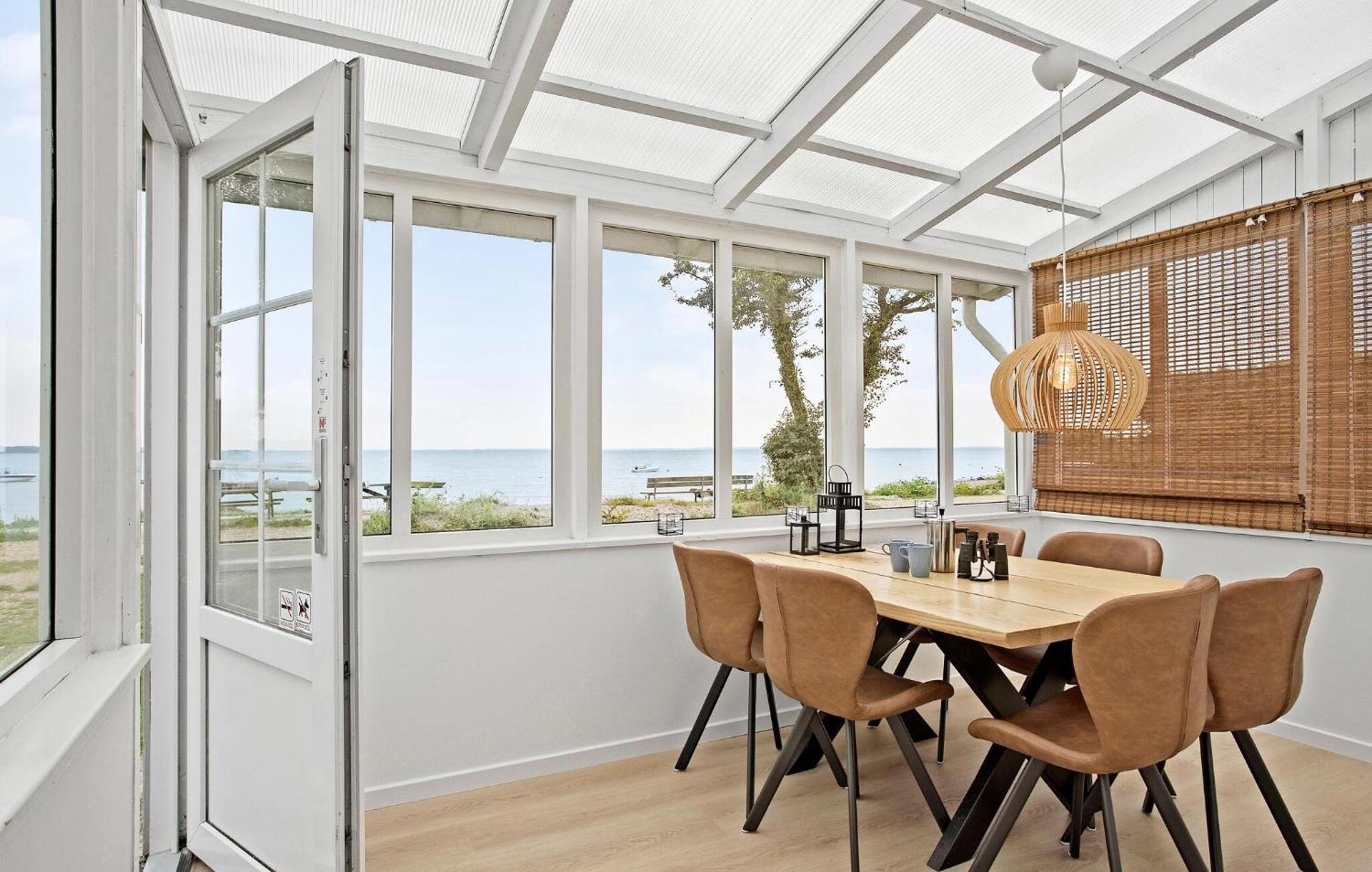 Beach Front Home In Sjolund With Kitchen Zewnętrze zdjęcie